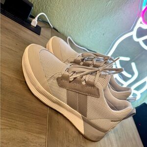 Sorel Women's Sneakers in Light Gray and Cream